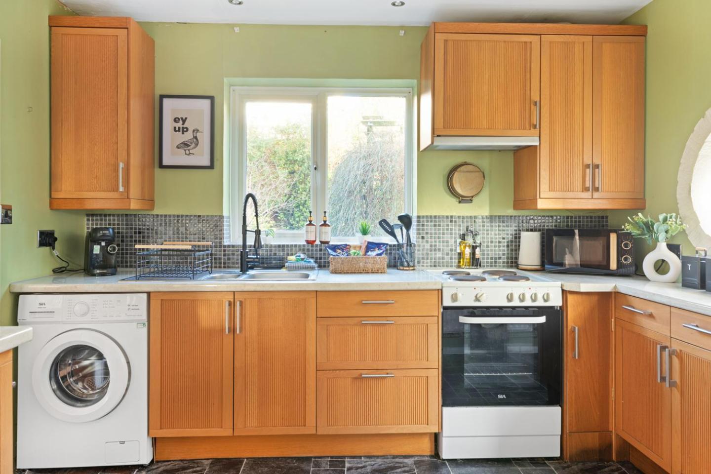 3 Bedroom House - Well Presented - Spacious - Flexible Check In - Free Parking นอตติงแฮม ภายนอก รูปภาพ